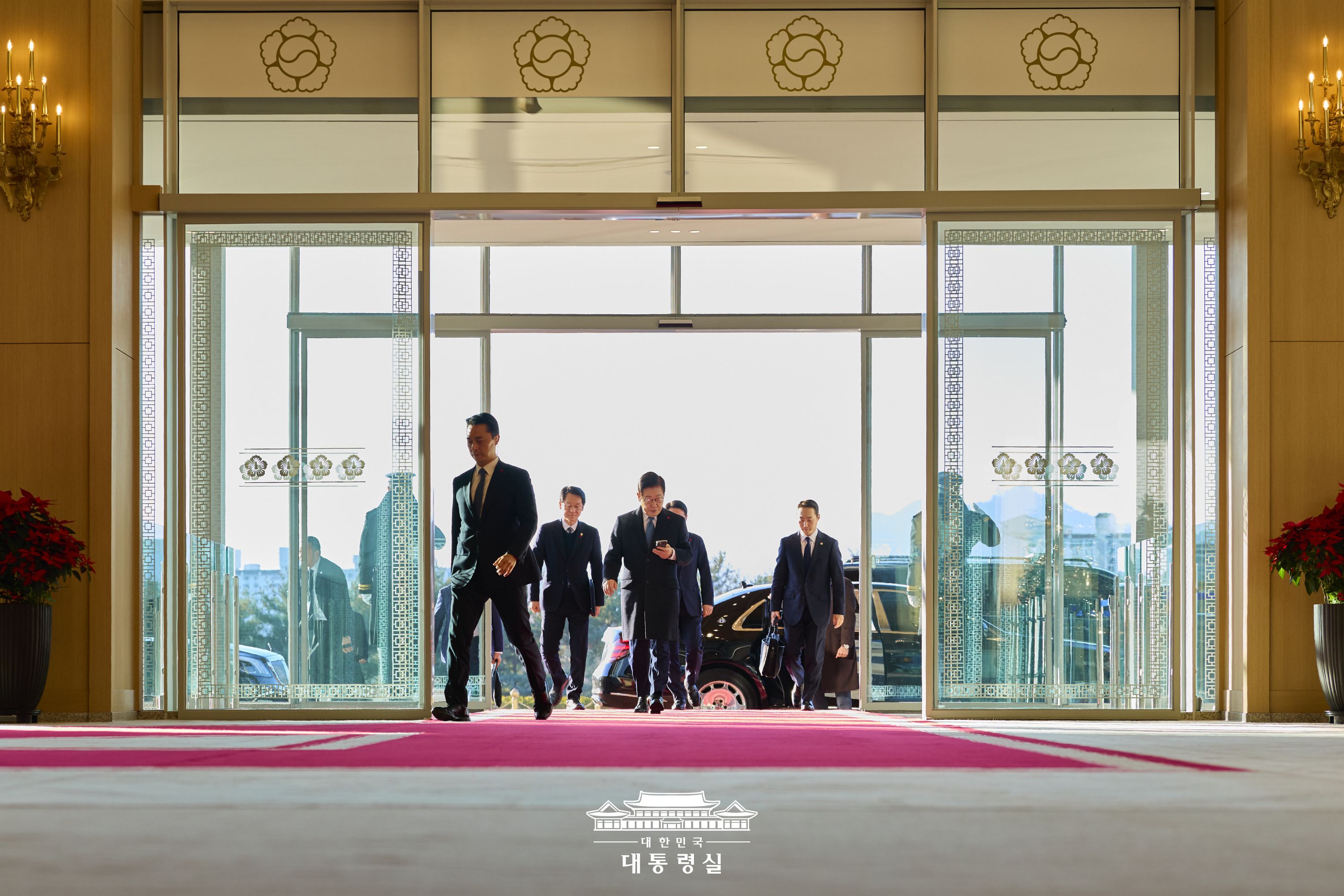 용산 대통령실 마지막 출근 슬라이드3