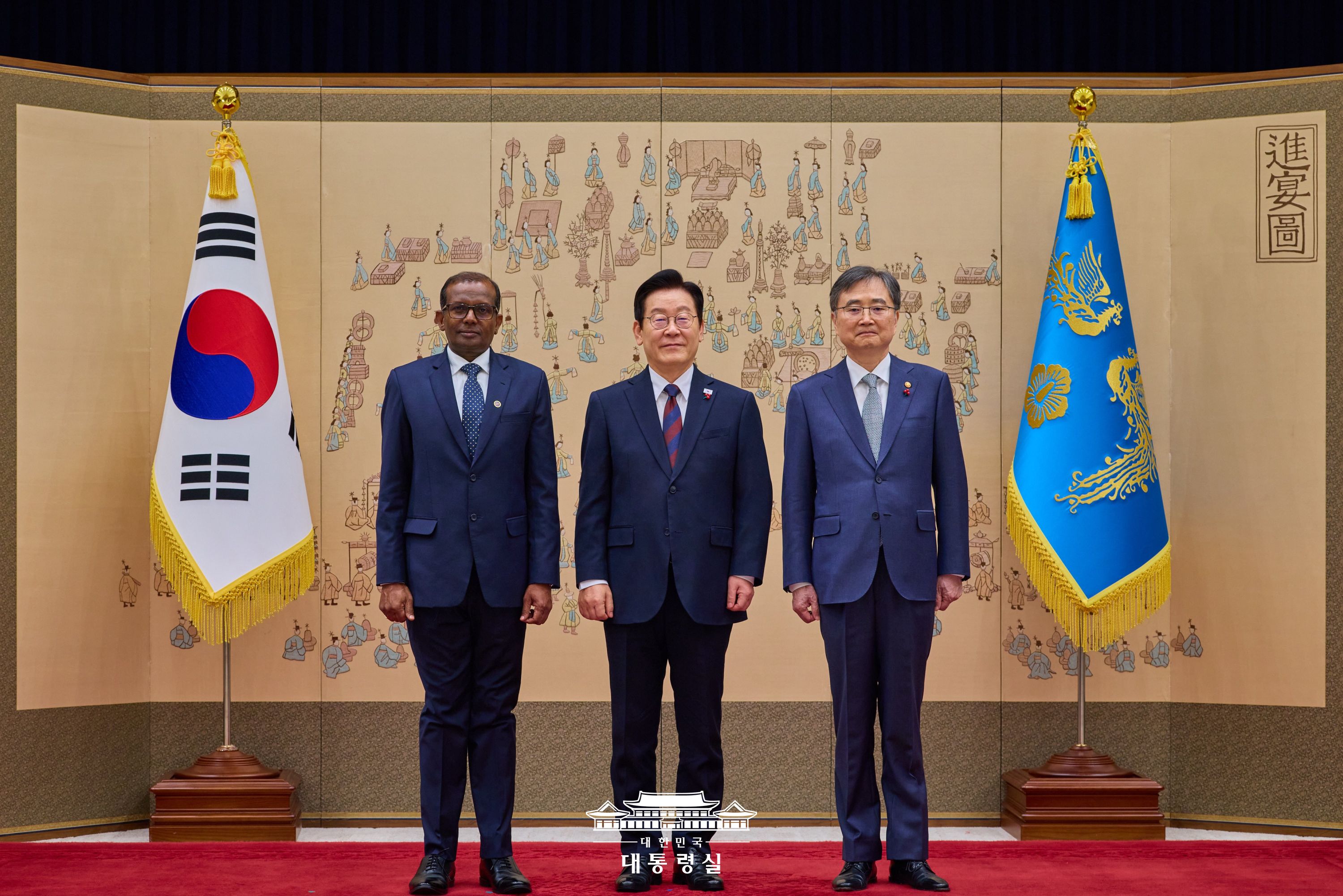 든든한 가교 역할해 주실 신임 주한대사 여러분을 환영합니다 슬라이드6