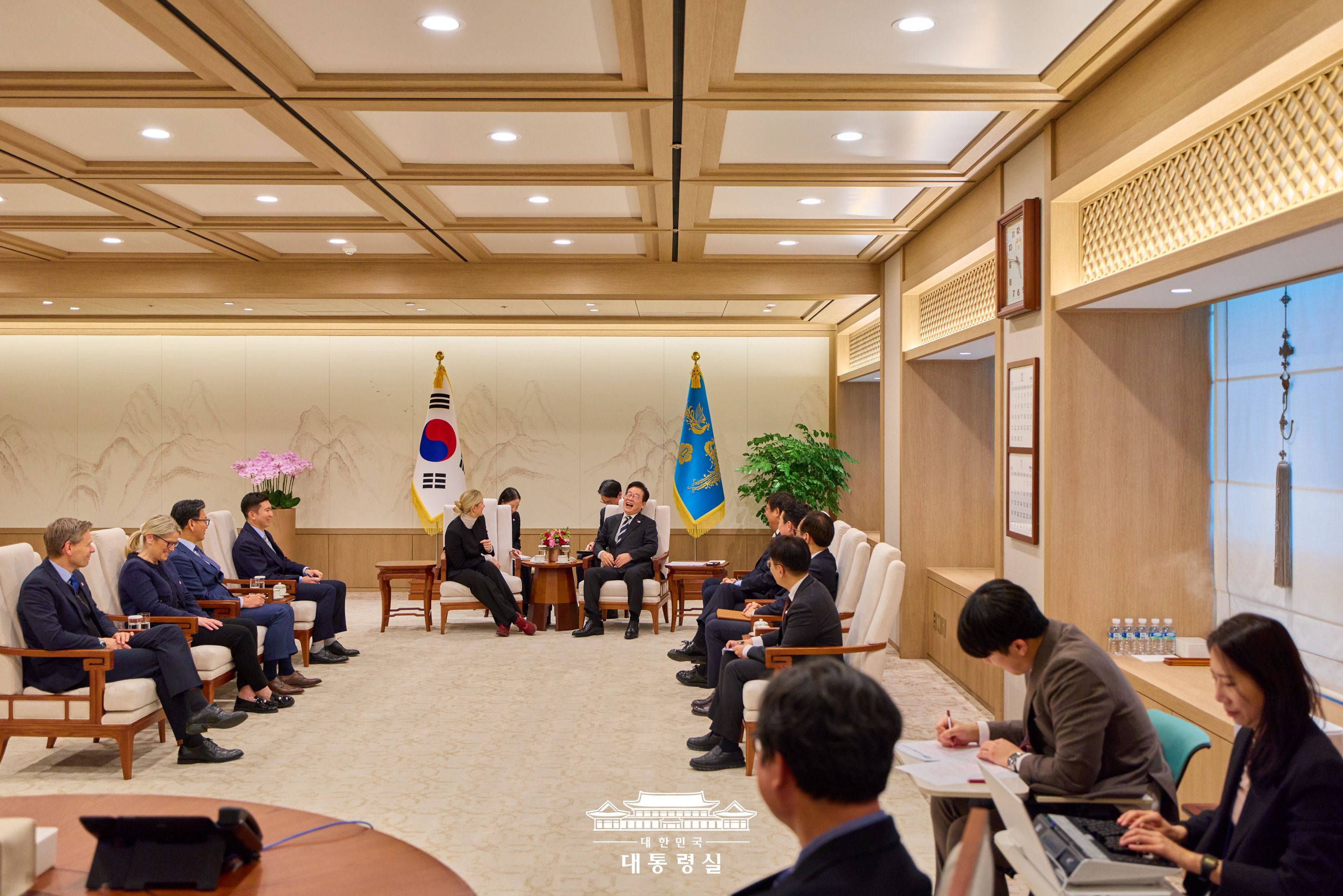 2025년 12월 3일 국민 여러분께 보고드립니다 슬라이드10