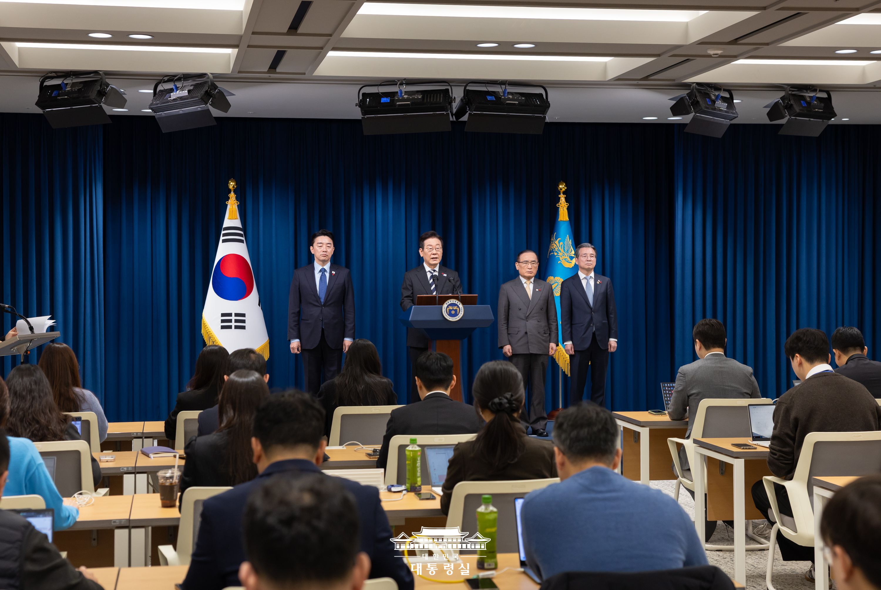 빛의 혁명 1주년, 대통령 대국민 특별성명 슬라이드9