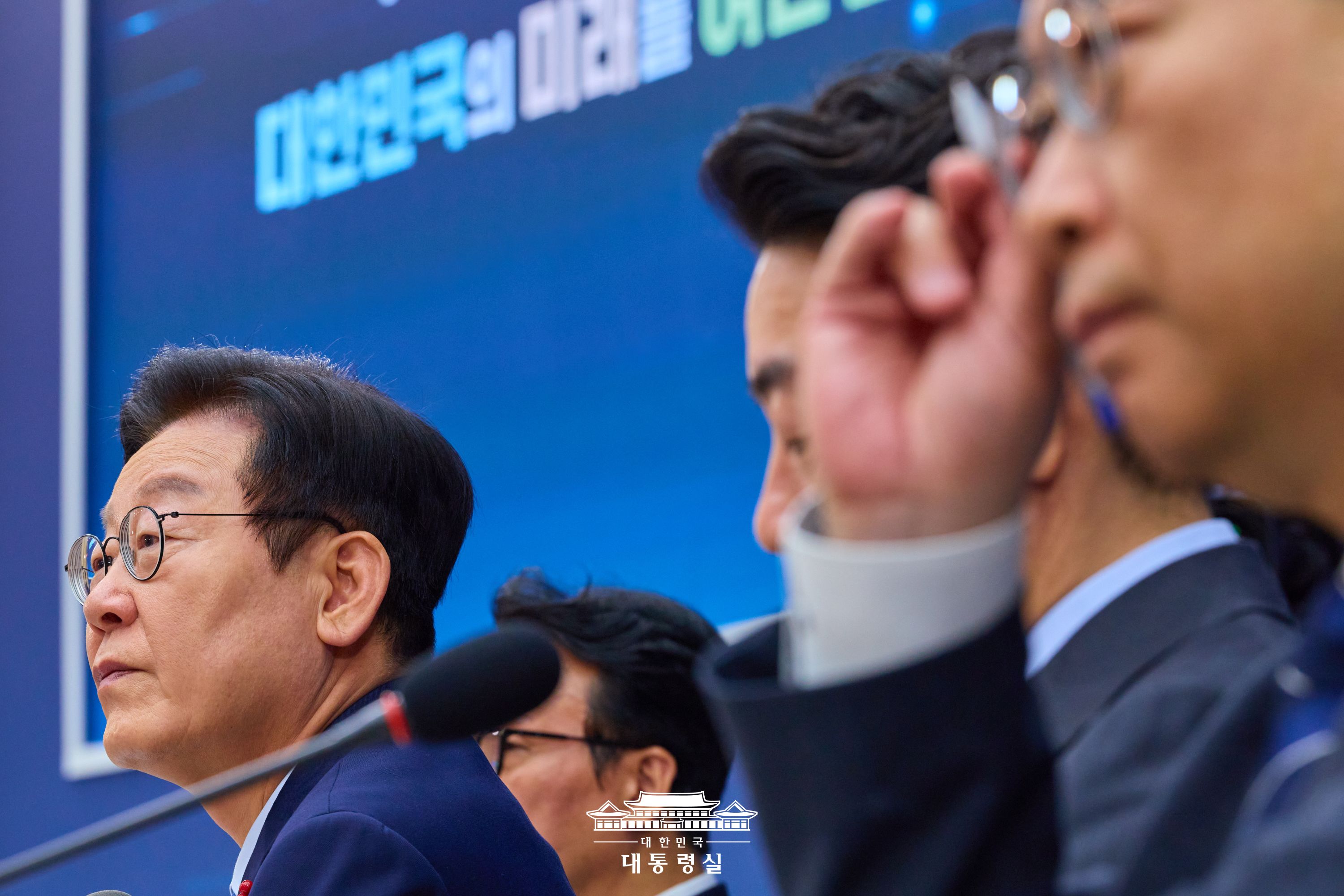 2025년 12월 17일 이재명의 오늘 슬라이드2