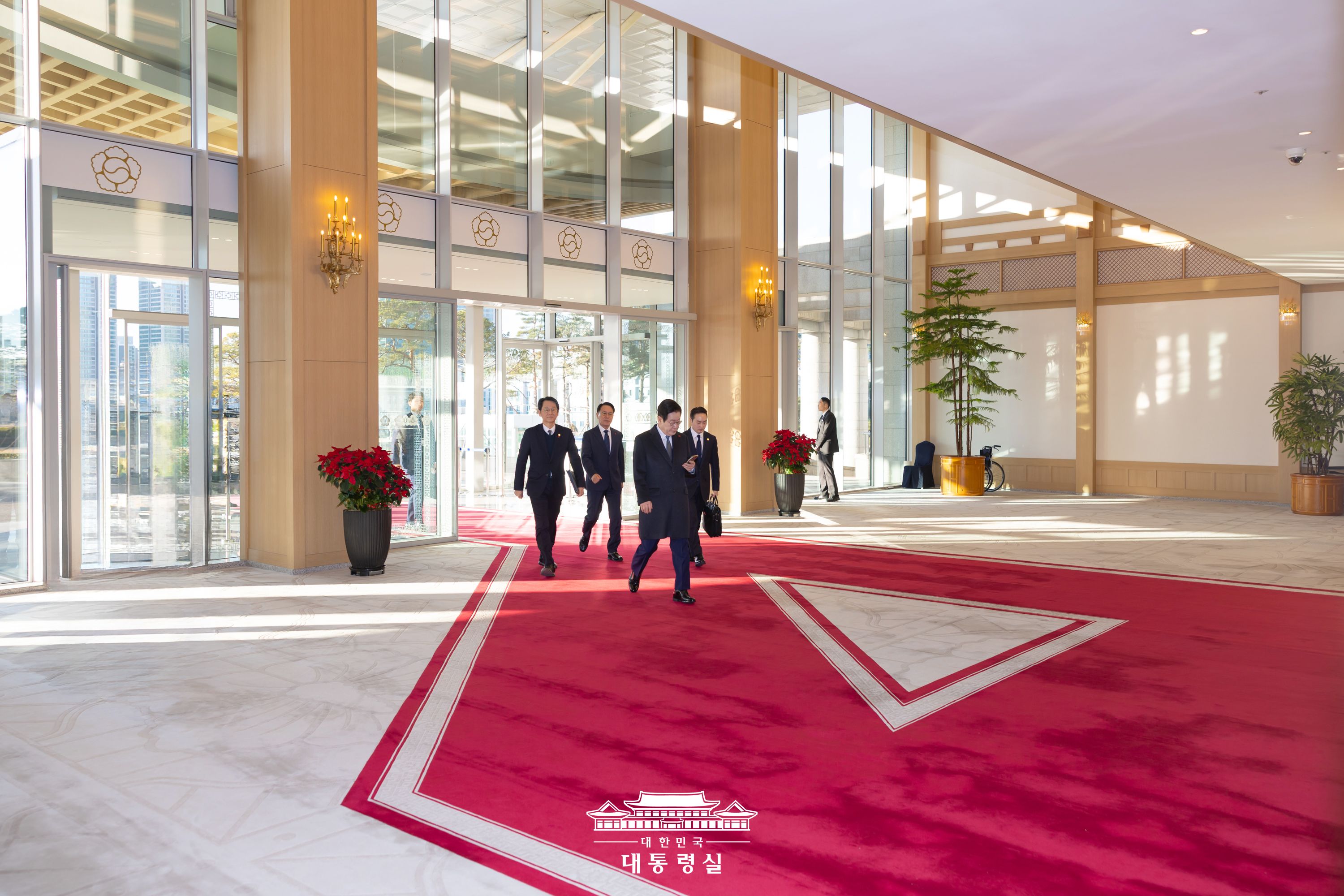 용산 대통령실 마지막 출근 슬라이드4