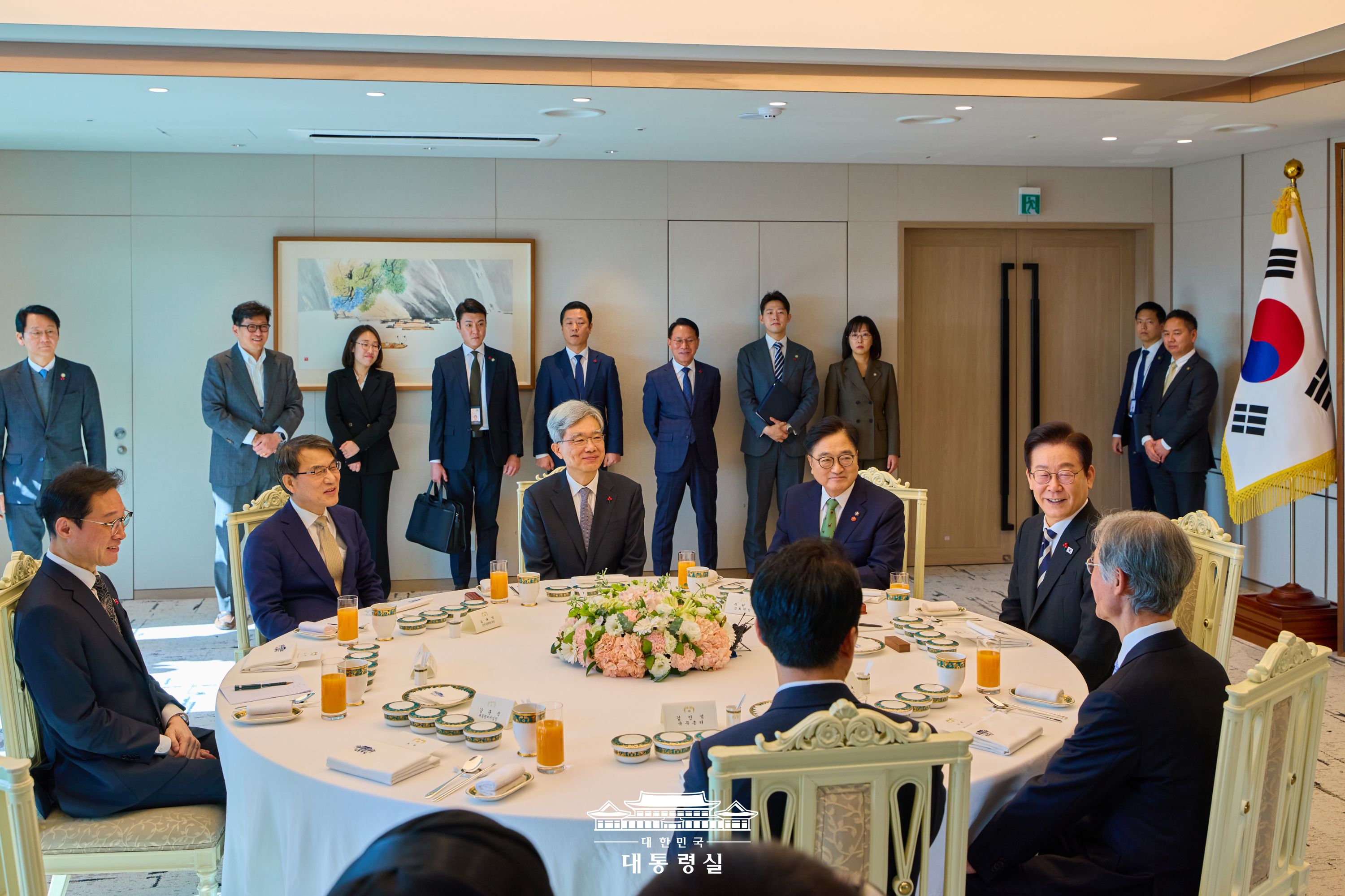 2025년 12월 3일 국민 여러분께 보고드립니다 슬라이드8