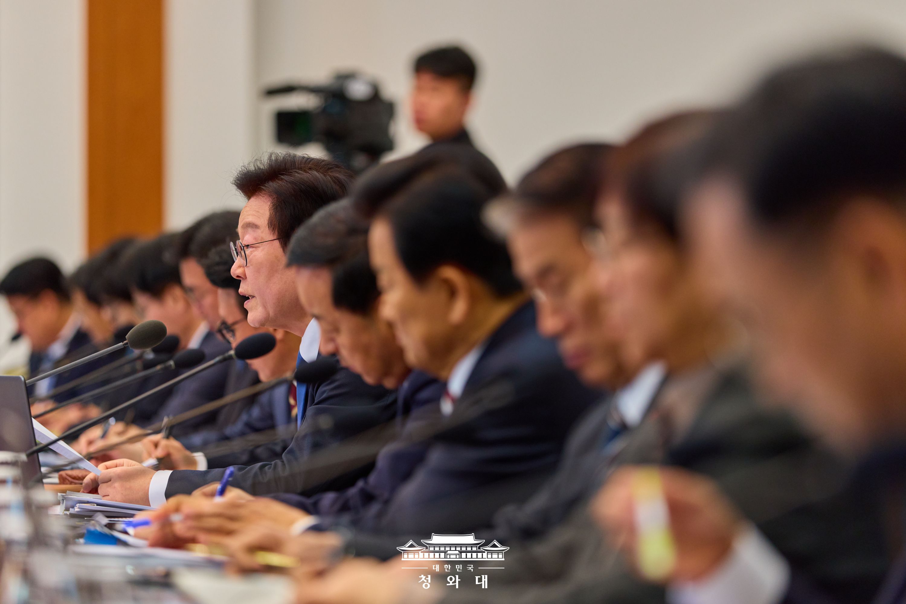 2025년 12월 31일 국민 여러분께 보고드립니다 슬라이드3