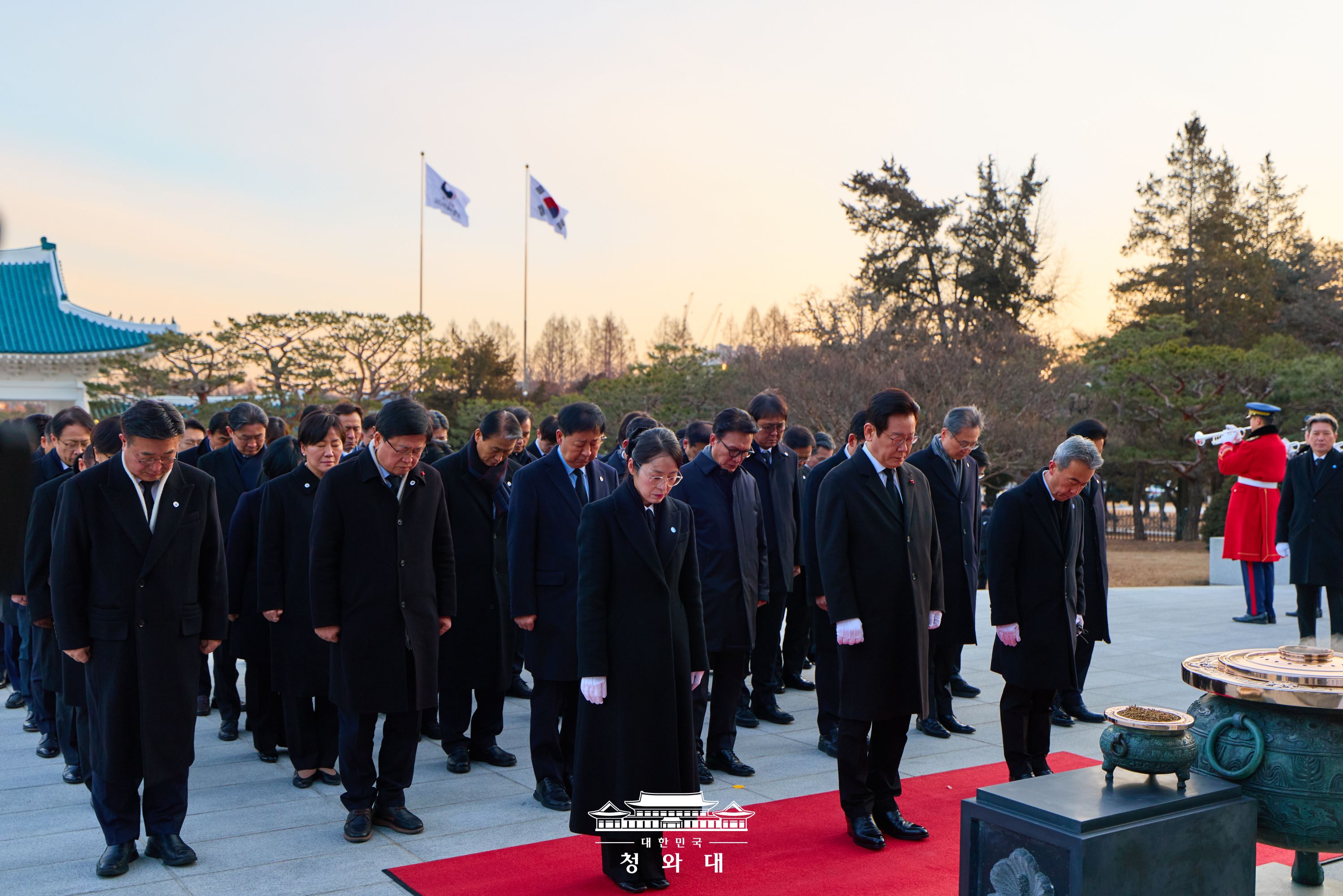 국립서울현충원 참배 슬라이드3
