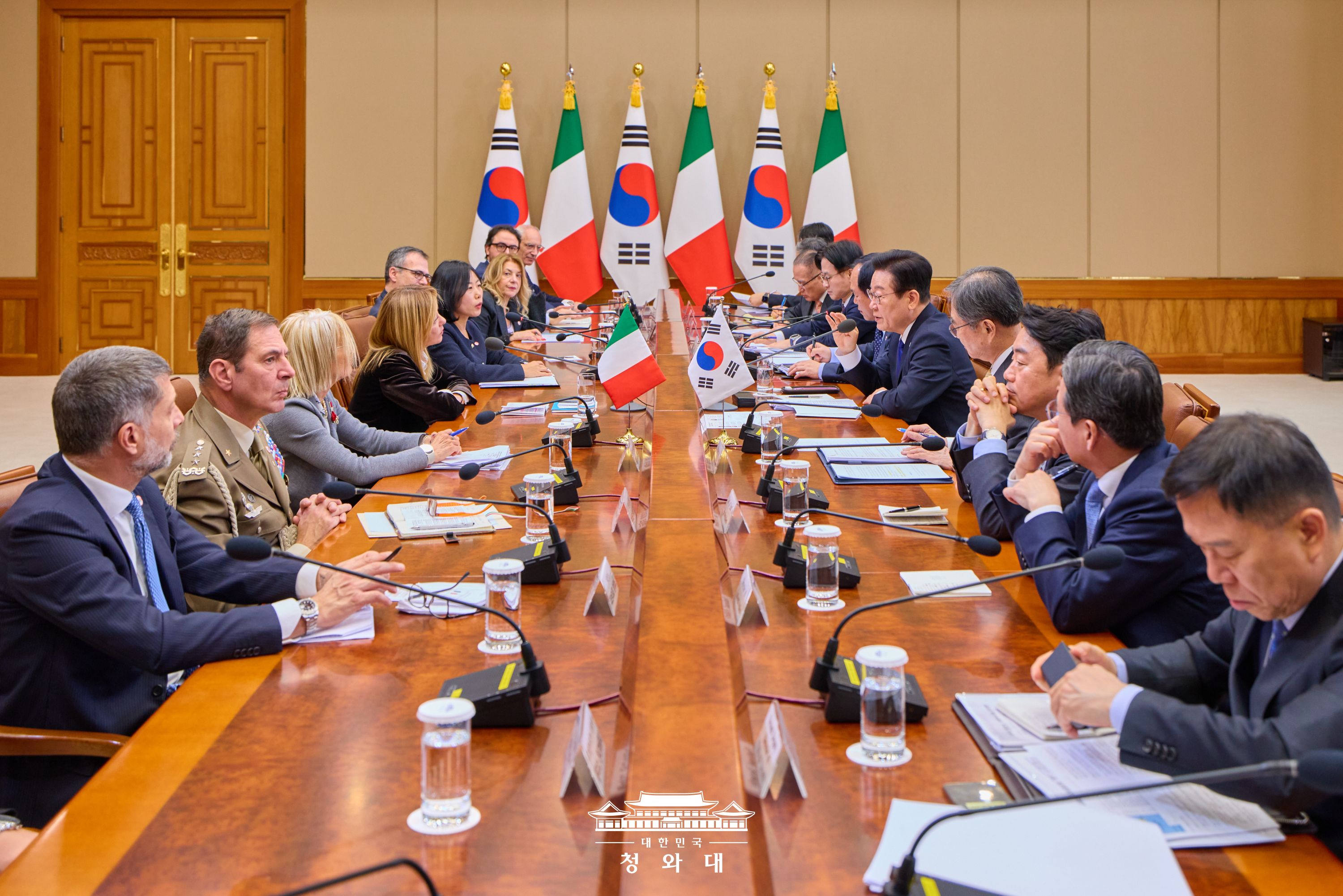 한·이탈리아 정상회담 확대회담 슬라이드13