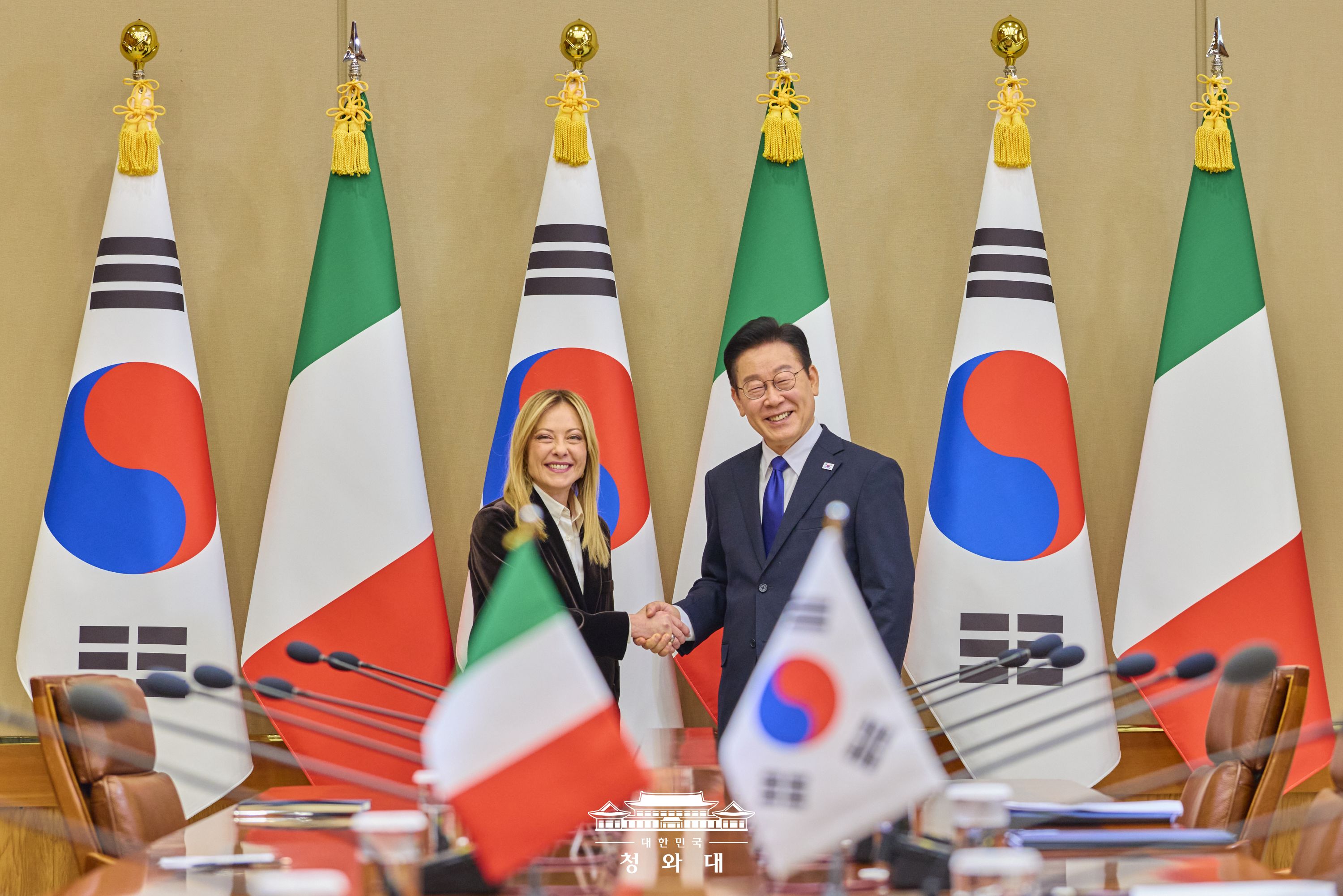 한·이탈리아 정상회담 확대회담 슬라이드2