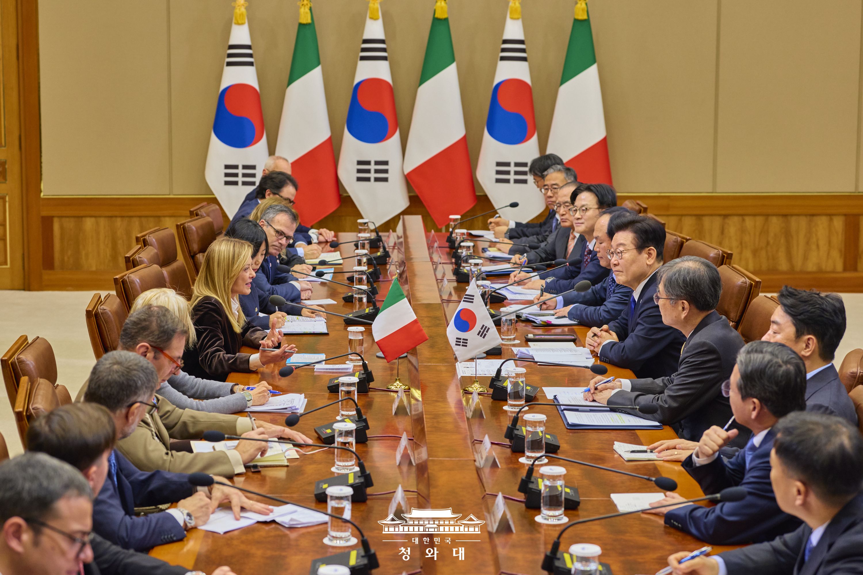 한·이탈리아 정상회담 확대회담 슬라이드11