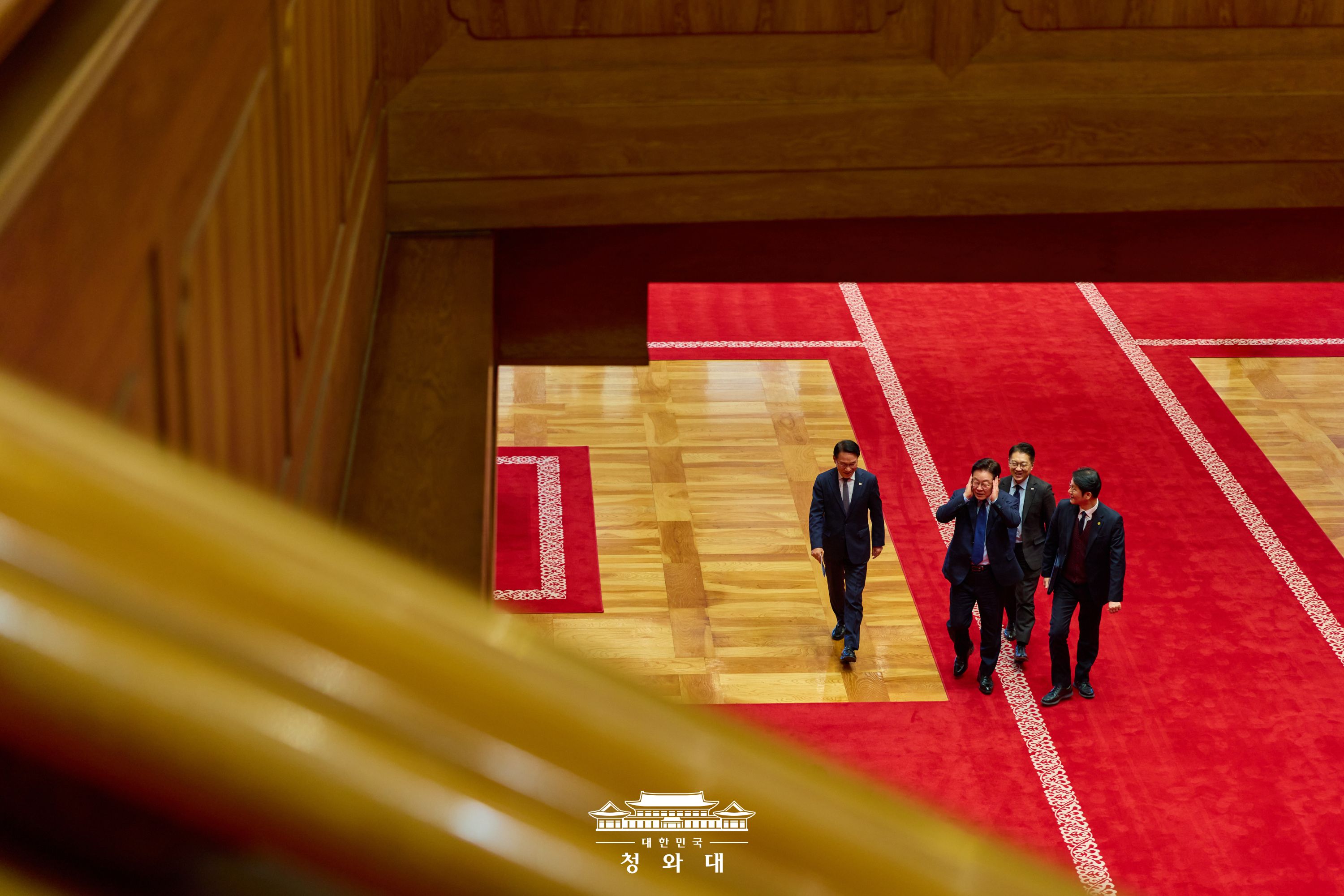 2026년 2월 10일 국민 여러분께 보고드립니다 슬라이드2