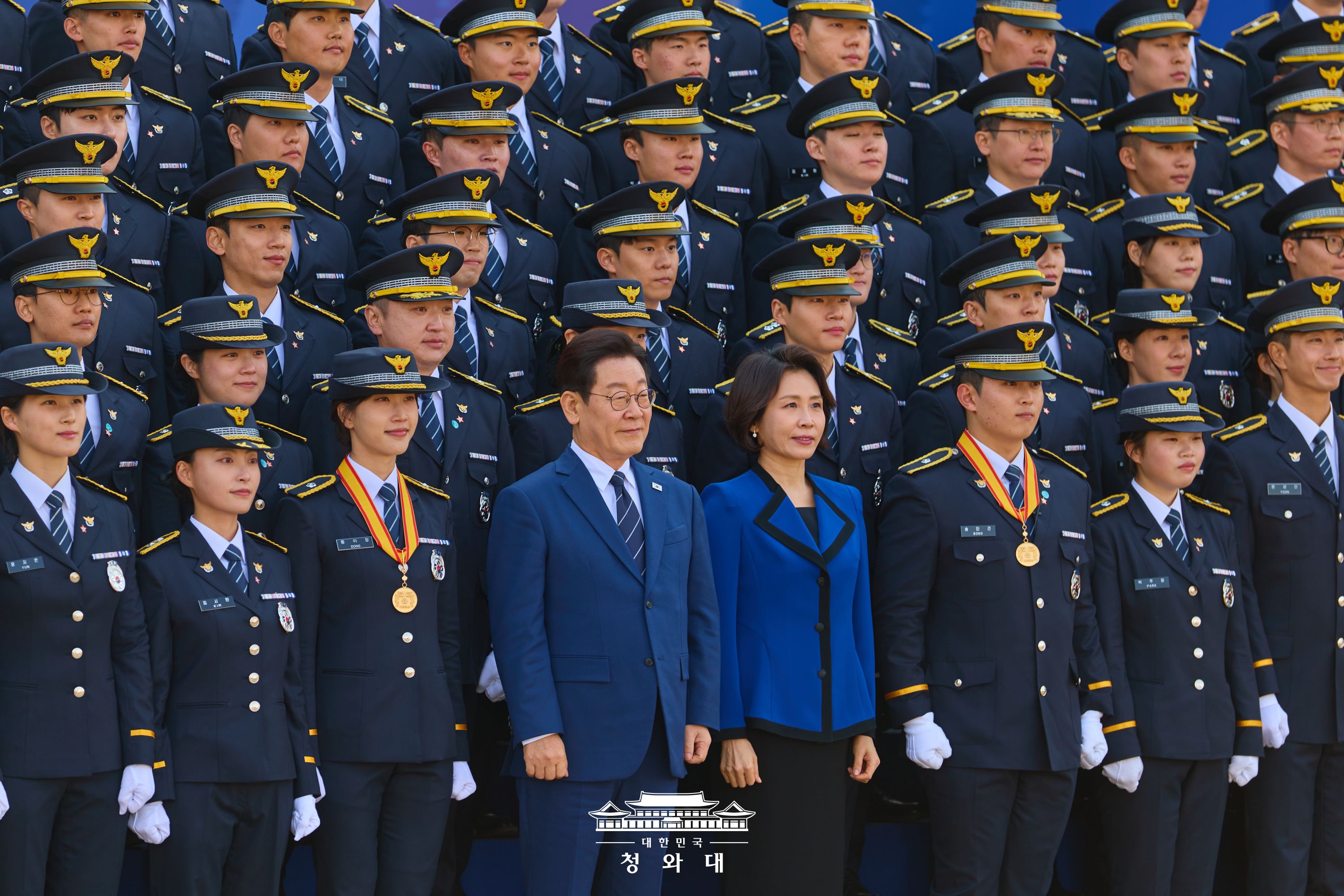 신임 경찰 여러분의 임용을 온 국민과 함께 축하합니다 슬라이드1