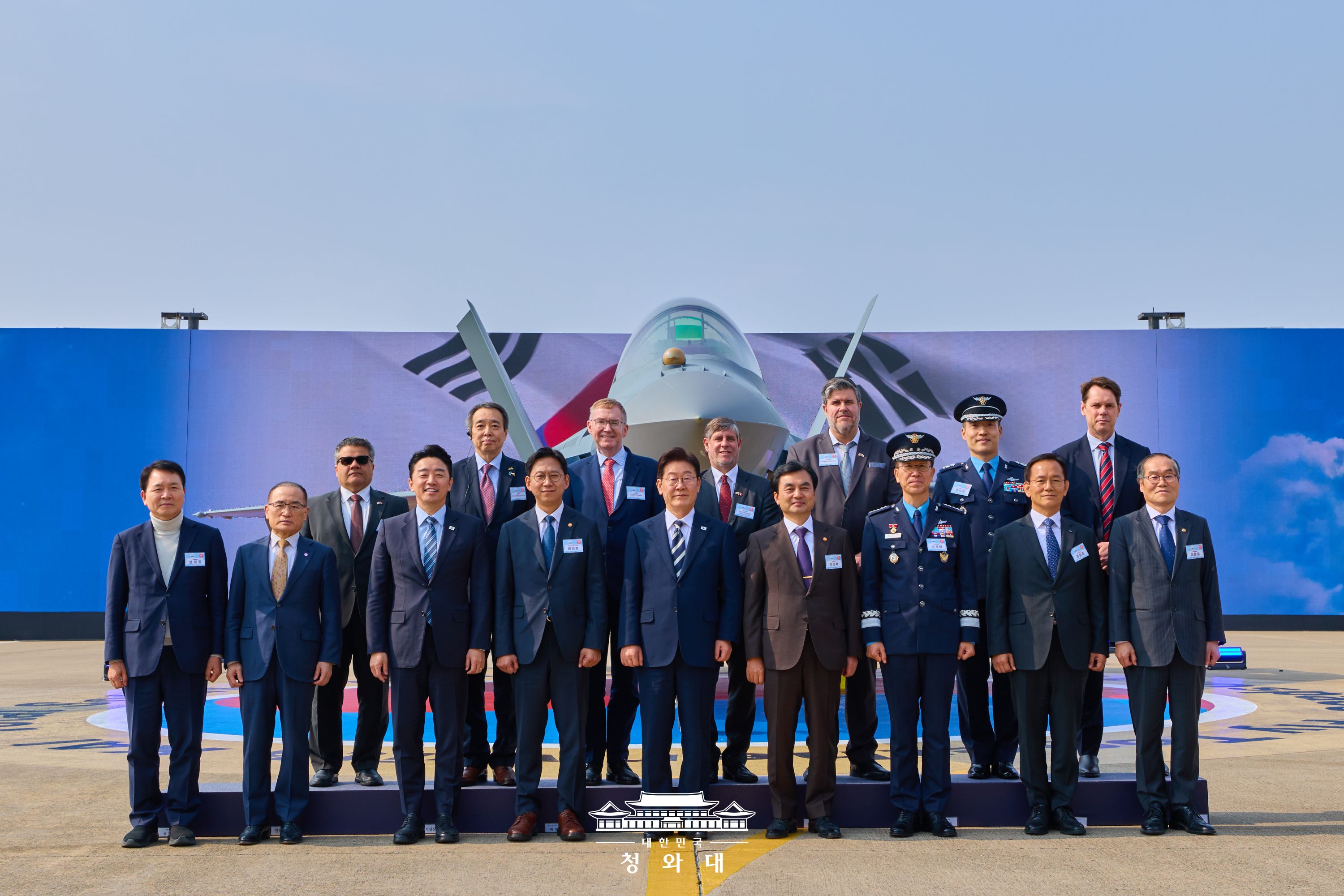 KF-21 양산 1호기 출고식 및 생산현장 시찰 슬라이드6