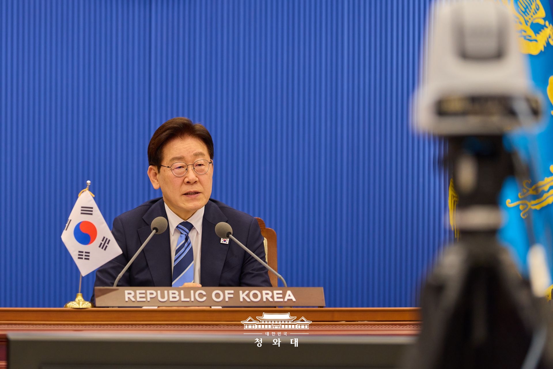 호르무즈 해협 자유항행에 관한 화상 정상회의에 참석했습니다