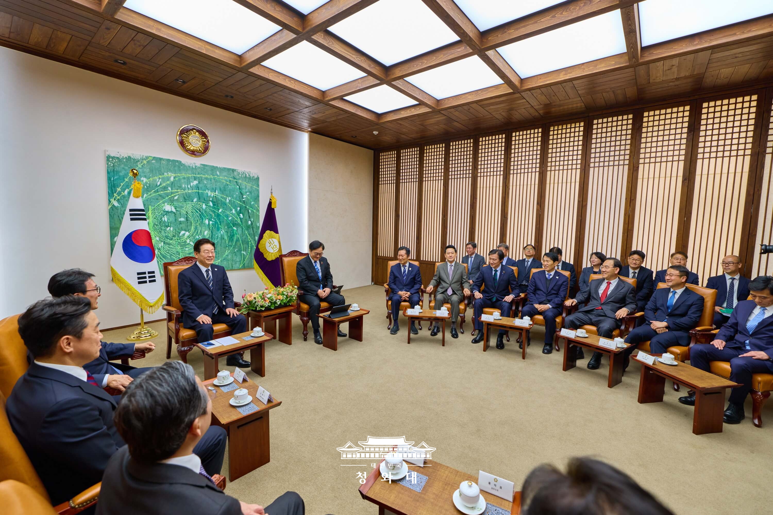 제1차 추가경정예산안 시정연설 및 사전환담7