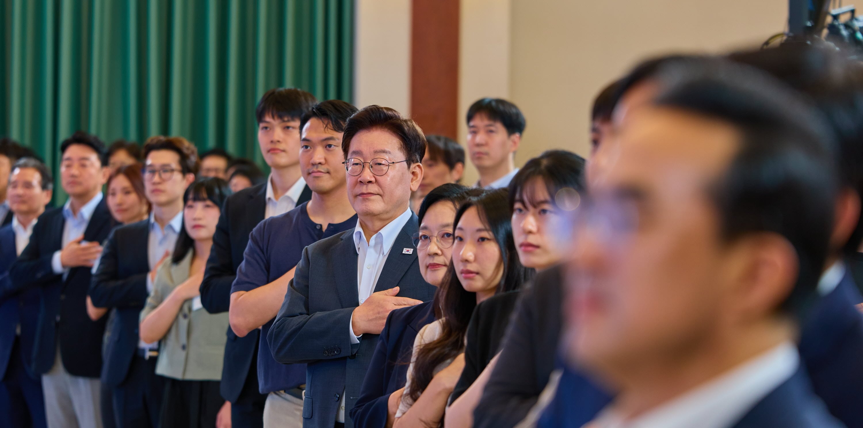 메인슬라이드 8