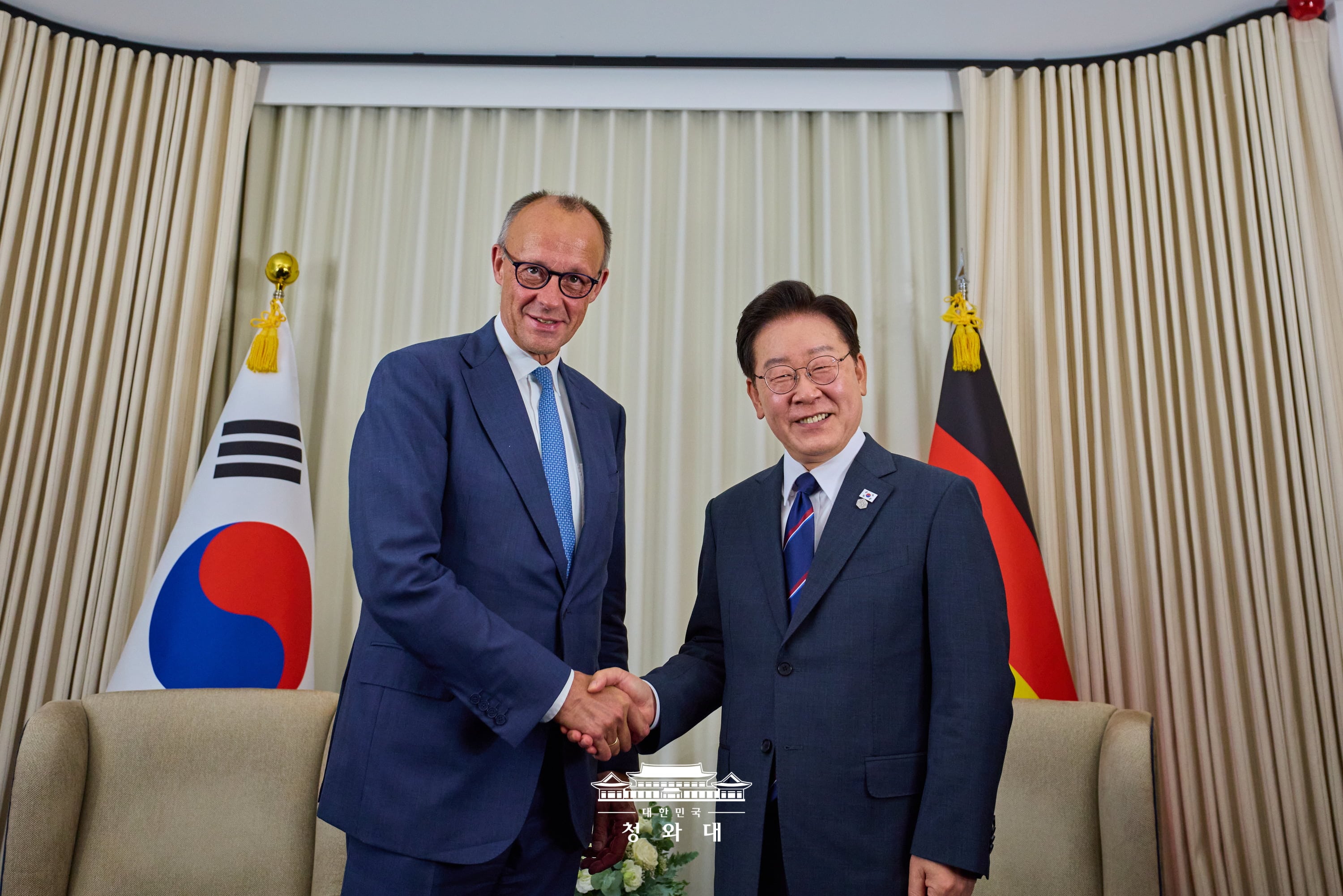 1번째 이미지
