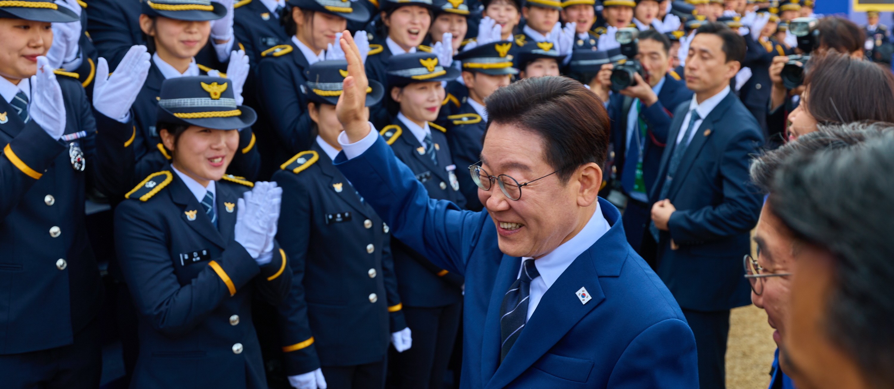 신임 경찰 여러분의 임용을 온 국민과 함께 축하합니다